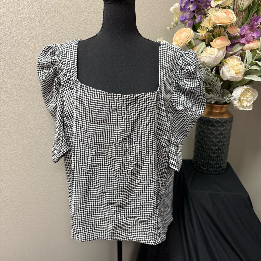 NWT Perfectly Priscilla Black and White Checkered Houndstooth Women's Top